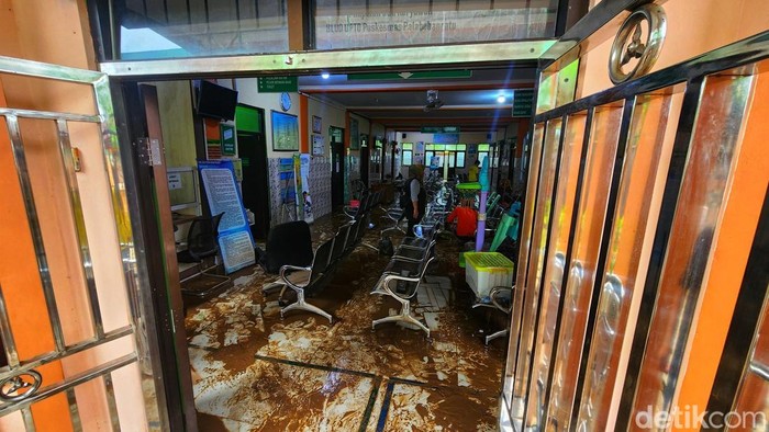 Potret Puskesmas Palabuhanratu pasca banjir di Sukabumi