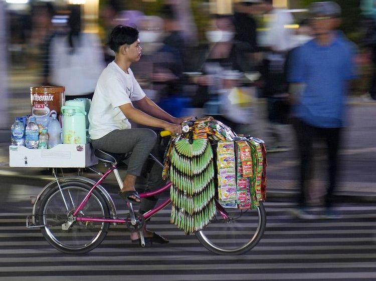 Potret Starling Siang Malam Kejar Cuan di Kota Jakarta