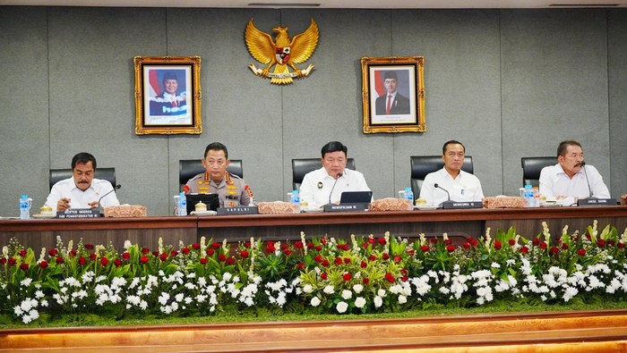 Rapat pencapaian Desk Pemberantasan Narkoba di Mabes Polri yang diikuti Menko Polkam Budi Gunawan, Kapolri Jenderal Listyo Sigit Prabowo hingga Kepala BNN Komjen Martinus Hukom (dok Istimewa)