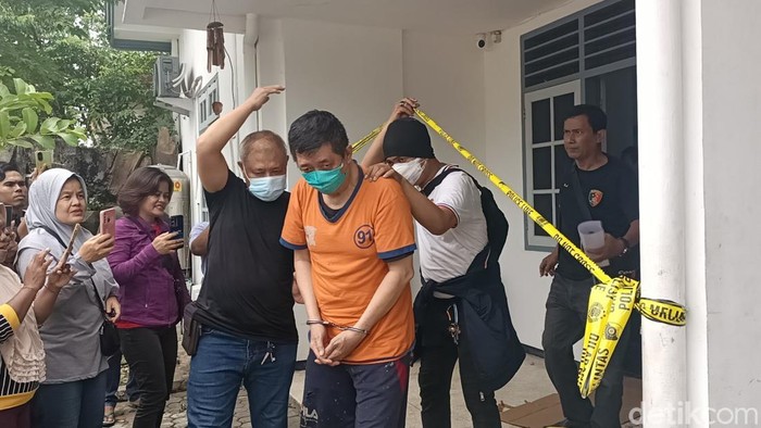 reka ulang pembunuhan di sukomanunggal surabaya
