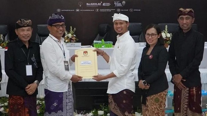 Rekapitulasi penghitungan perolehan suara Pilbup Bangli 2024 tingkat kabupaten di Bangli selesai, Kamis (5/12/2024). (KPU Bangli)