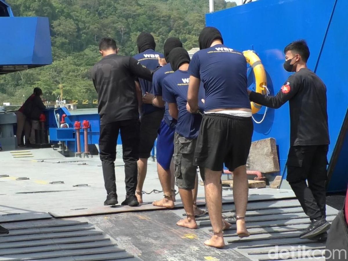 139 Napi Berbahaya Dipindah ke Lapas Super Maximum Security Nusakambangan