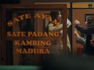 Video: Gerobak Sate Padang-Madura Nongol di Youth Lee Know Stray Kids