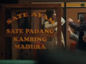Video: Gerobak Sate Padang-Madura Nongol di Youth Lee Know Stray Kids