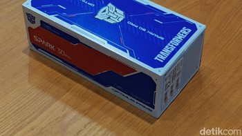 Kemasannya pun benar-benar bergaya Transformers. Foto: Fino Yurio Kristo/detikinet