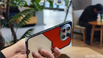 Kamera utamanya 108 MP, dan yang lainnya disebut Kamera AI karena dibekali kecerdasan buatan untuk membuat hasil foto lebih ciamik. Foto: Fino Yurio Kristo/detikinet