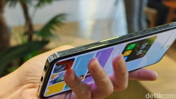 Di casing bagian kiri terdapat tulisan Hasbro & Paramount Pictures Association. Foto: Fino Yurio Kristo/detikinet