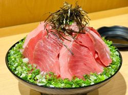 Jumbo! Resto Ini Punya Menu Rice Bowl Topping 1 Kg Bluefin Tuna