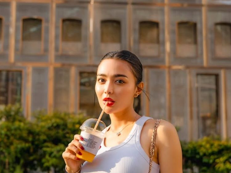 Wika Salim Makan Malam Mewah dan Kulineran di Eropa