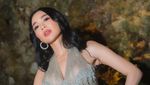 Wika Salim Makan Malam Mewah dan Kulineran di Eropa