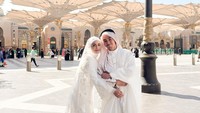 Zumi Zola mengatakan akad nikah dilakukan pada pagi hari. Ijab kabul diucapkan di hadapan Zulkifli Hasan sebagai ayah dari Putri. Foto: dok. Pribadi