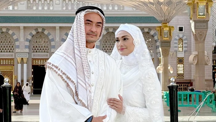 Zumi Zola & Putri Zulhas Resmi Menikah