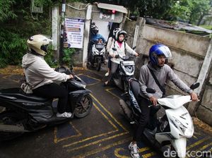 Video: Nyobain Lewat Pintu Doraemon di Tangsel
