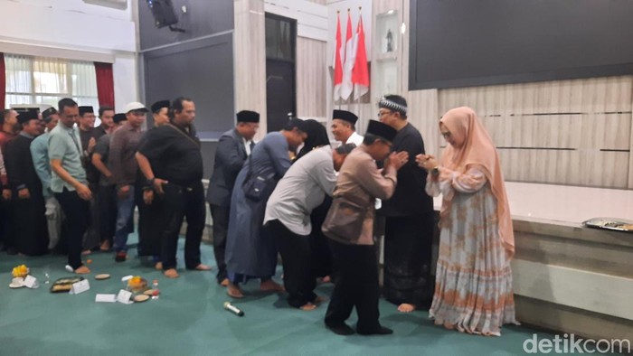Ade Sugianto Dapat ucapan selamat dari tokoh di kabupaten Tasikmalaya atas kemenanganya di Pilkada Tasik Jumat (6/12/24).