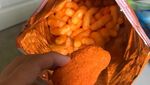 10 Temuan Benda Aneh dalam Makanan, Mutiara hingga Kecoak