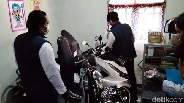 BNNP Jatim geledah rumah di Pasuruan