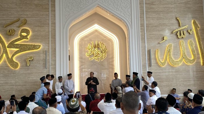 Chairul Tanjung Resmikan Masjid Ummu Al Karimah di Sawangan Depok
