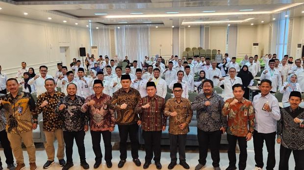 Direktur Pembinaan Haji Ditjen PHU Kemenag RI Arsad Hidayat membuka seleksi Tahap II PPIH Kloter dan Arab Saudi Kanwil Kemenag Provinsi Sulsel di Makassar.