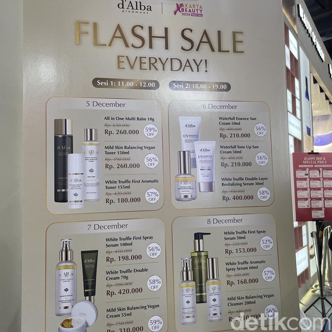 Produk-produk d’Alba juga diskon di JxB 2024. Setiap harinya, ada promo berbeda yang bisa ditemukan. Hari ini, kamu bisa mendapatkan sun cream dan tone up sun cream yang turun setengah harga jari Rp 210 ribu sedangkan serum diskon 58% menjadi Rp 400 ribu. Foto: Rahmi Anjani/Wolipop