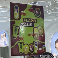Skinmurch dikenal dengan produk pelembap dan sunscreen yang diserbu saat flash sale. Kamu pun bisa mendapati beberapa item yang biasanya harus pre-order. Sunscreen dijual mulai dari Rp 75 ribu, sdapun sabun cuci wajah seharga Rp 69 ribu. Foto: Rahmi Anjani/Wolipop