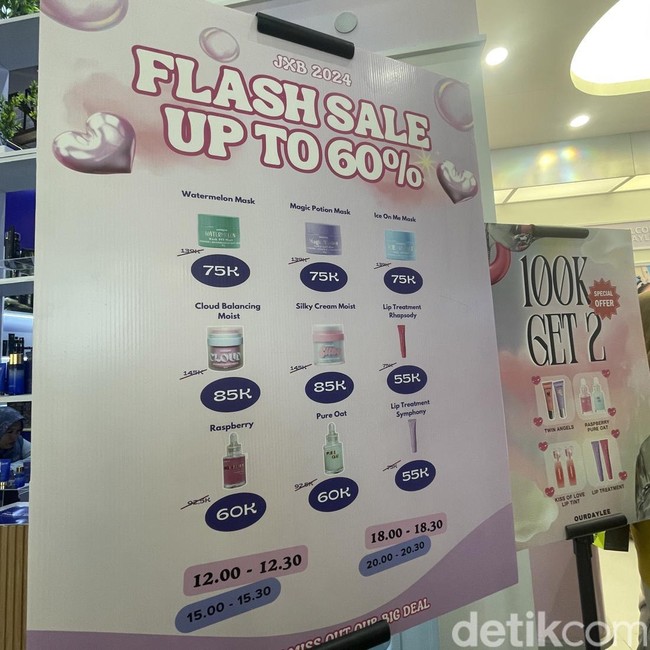 Cukup banyak produk skincare Ourdaylee yang diskon. Berbagai varian masker kini bisa dibeli Rp 98 ribu, serum Rp 75 ribu, pelembap Rp 109 ribu, sedangkan krim jerawat dan bekasnya Rp 60 ribu. Foto: Rahmi Anjani/Wolipop