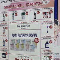 Di Jakarta X Beauty 2024, kamu juga bisa menemukan brand-brand Korea, termasuk Somebyme yang diskon hingga 50%. Toner diskon jadi Rp 150 ribuan, serum mulai dari Rp 188 ribu, pelembap Rp 180 ribu, dan masker Rp 9 ribu buy 9 get 1 free. Foto: Rahmi Anjani/Wolipop