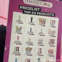 Produk skincare harga terjangkau ditawarkan Hanasui. Peel off mask dijual mulai dari Rp 10 ribu, power serum Rp 25 ribu, sunscreen Rp 33 ribu, cleanser Rp 20 ribu, dan lain-lain. Foto: Rahmi Anjani/Wolipop
