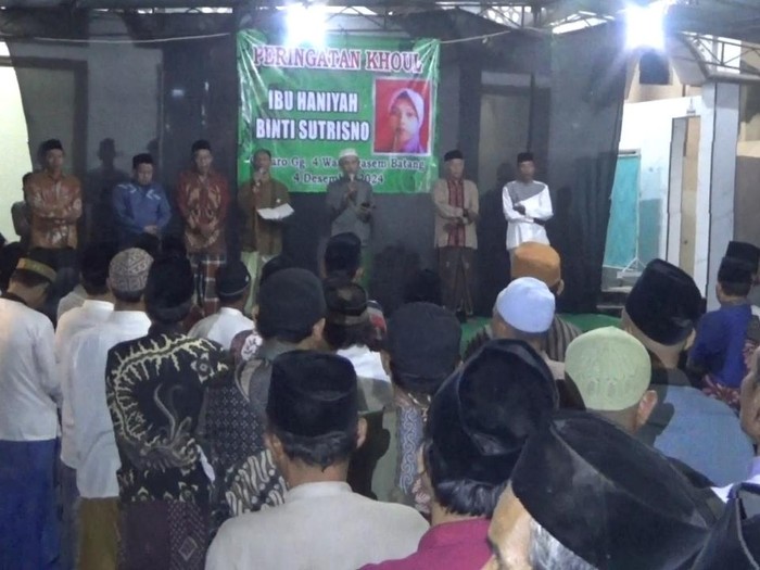 Doa bersama mengenang delapan tahun kematian Haniyah, ART asal Kabupaten Batang, yang hingga kini masih jadi misteri. Diunggah Jumat (6/12/2024).