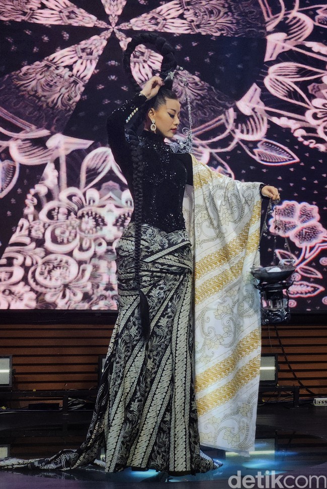 Melati sendiri merupakan seorang aktivis pendidikan, filantropis dan advokat yang fokus pada pendidikan di Indonesia dan hak-hak anak. Sejak Mei 2018, ia telah bergabung dengan 1000 Guru, sebuah platform komunitas yang bertujuan untuk memberikan bimbingan dan akses pendidikan di daerah miskin di Indonesia. Foto: Ari Saputra.