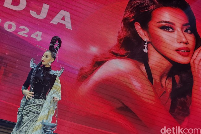 Selain berjuang untuk meraih gelar juara, Melati juga akan memperkenalkan keindahan alam dan kekayaan budaya Indonesia yang menjadi daya tarik pariwisata dan potensi ekonomi kreatif di mata dunia di ajang Miss Charm 2024. Foto: Ari Saputra.