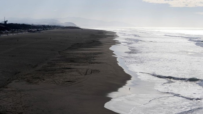 Gempa mengguncang California, Amerika Serikat (AS), Kamis (5/12/2024). Gempa bermagnitudo (M) 7 ini sempat mengaktifkan peringatan tsunami untuk warga setempat namun kini peringatan tsunami sudah dicabut.