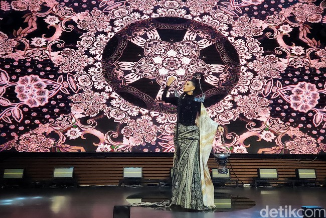 Puteri Indonesia Pendidikan dan Kebudayaan 2024, Melati Tedja siap mewakili Indonesia di ajang Miss Charm 2024, di Ho Chi Minh City, Vietnam. Kontes kecantikan tersebut akan digelar mulai dari 9 Desember hingga Grand Final pada 21 Desember 2024 mendatang. Foto: Ari Saputra/Wolipop.