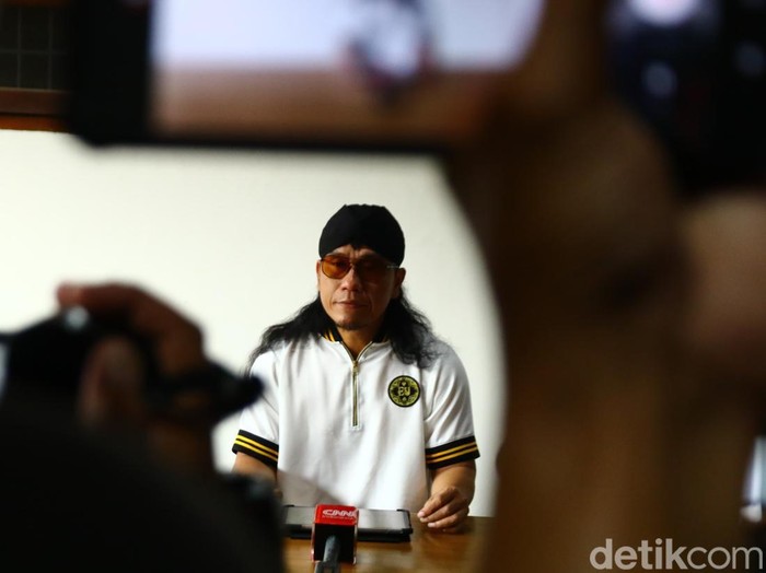 Gus Miftah saat menyampaikan mundur dari Utusan Presiden, Sleman, Jumat (6/12/2024).