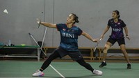 Indonesia memiliki enam wakil yakni satu tunggal putra Jonata Christie, satu tunggal putri Gregoria Mariska Tunjung, dua ganda putra Fajar Alfian / Muhammad Rian Ardianto, Sabar Karyaman Gutama / Moh. Reza Pahlevi, satu ganda putri Febriana Dwipuji Kusuma / Amalia Cahaya Pratiwi, dan satu ganda campuran Dejan Ferdinansyah / Glori Emanuelle Widjaja untuk pertandingan BWF World Tour Finals 2024.  