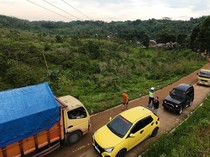 Polisi Terapkan Sistem Buka-Tutup di Jalan Cianjur-Sindangbarang