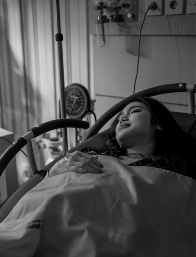 Beragam doa dan ucapan selamat pun membanjiri unggahan Jessica Iskandar. Tak sedikit yang kagum dengan pilihan Jessica untuk melahirkan ketiga anaknya secara normal. Foto: Instagram/@inijedar