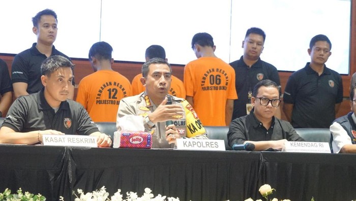 Kapolres Metro Bekasi, Kombes Twedi Aditya Bennyahdi,
