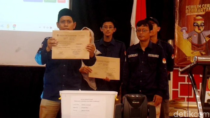 Ketua KPU Kota Pasuruan Nanang Abidin
