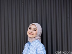 Amarestola Aplikasikan Wastra Batik Cap dan Tenun Jadi Busana Siap Pakai