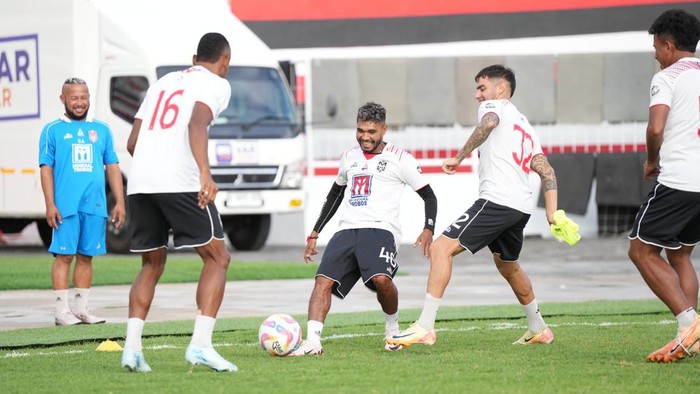 Latihan Malut United jelang lawan Dewa United dalam laga Liga 1 2024/2025.