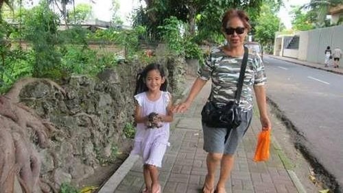 Margriet Megawe dan Engeline. (Istimewa)