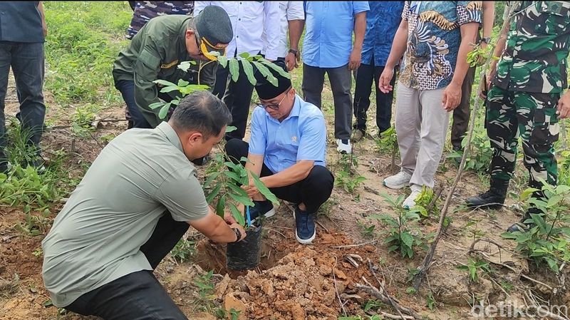 Mendes Yandri Susanto melakukan kunjungan kerja ke Kutai Timur.