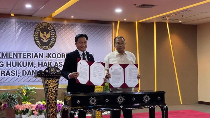 Menko Kumham Imipas, Yusril Ihza Mahendra, dan Wamen Departemen Kehakiman Filipina, Raul Vasquez
