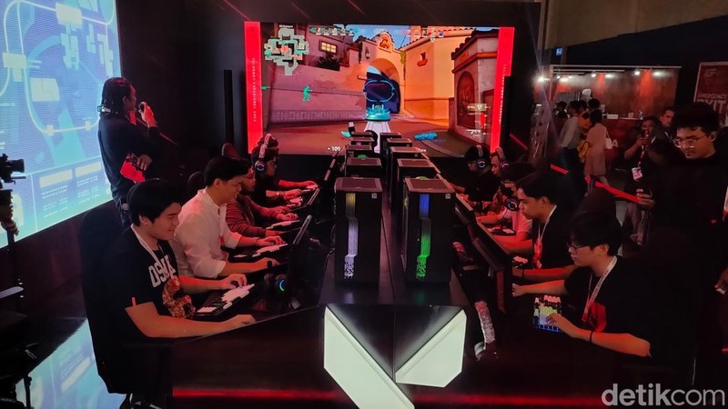 Indonesia Game Festival 2024 resmi digelar. Acaranya meriah dan ada beragam aktvitas seru seperti main game lokal, bertemu idol, dan ikut undian berhadiah.