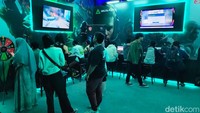 Indonesia Game Festival 2024 resmi digelar. Acaranya meriah dan ada beragam aktvitas seru seperti main game lokal, bertemu idol, dan ikut undian berhadiah.
