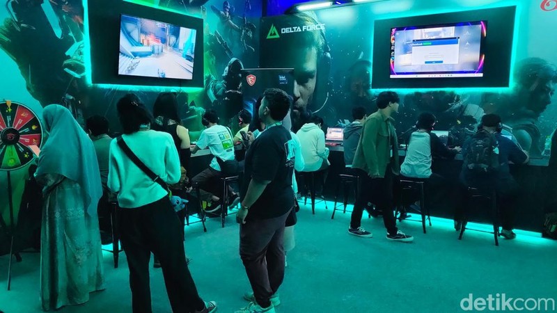 Indonesia Game Festival 2024 resmi digelar. Acaranya meriah dan ada beragam aktvitas seru seperti main game lokal, bertemu idol, dan ikut undian berhadiah.