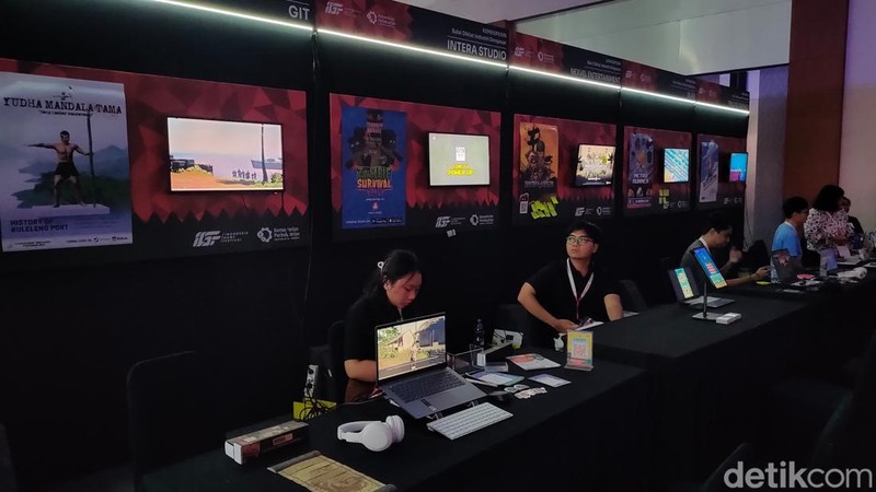 Indonesia Game Festival 2024 resmi digelar. Acaranya meriah dan ada beragam aktvitas seru seperti main game lokal, bertemu idol, dan ikut undian berhadiah.