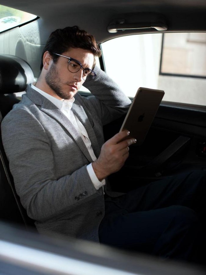 Nyaman Bekerja Pakai Gadget Anda dengan Illustro Avsura MonoPlus