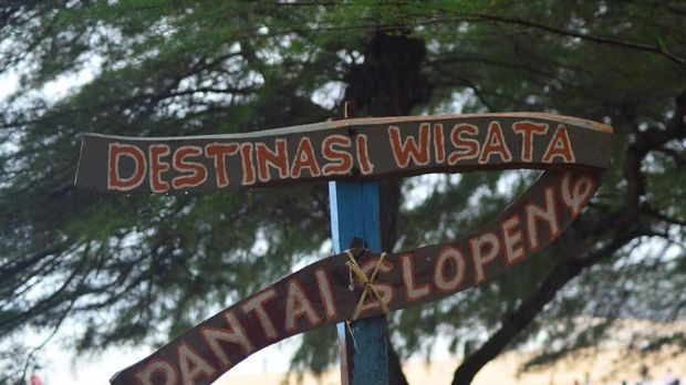 Pantai Slopeng di Madura