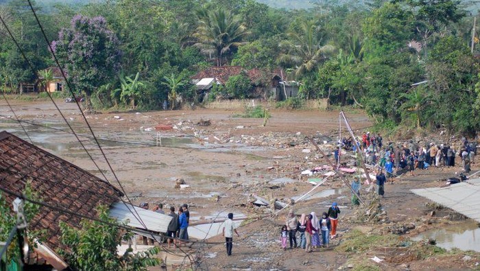 Pembangunan Jembatan Darurat